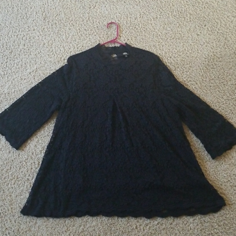 Black lace Bobeau top with scalloped hem